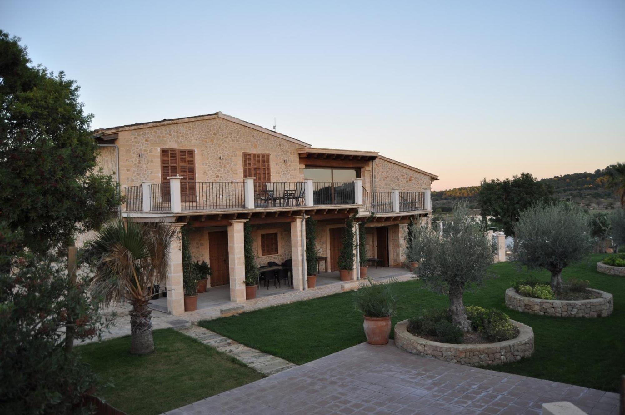 Son Burgues 4* Petra (Mallorca)
